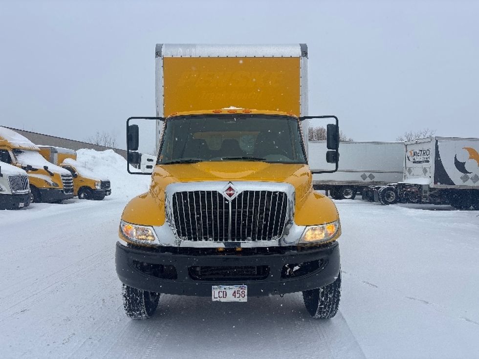 Medium Duty Box Truck-Light and Medium Duty Trucks-International-2019-4300-Ottawa-ON-284,871\n\t\tkm-$ 56,500 - Image 2