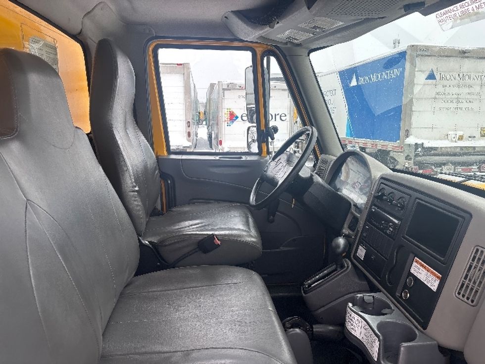 Medium Duty Box Truck-Light and Medium Duty Trucks-International-2019-4300-Ottawa-ON-284,871\n\t\tkm-$ 56,500 - Image 22