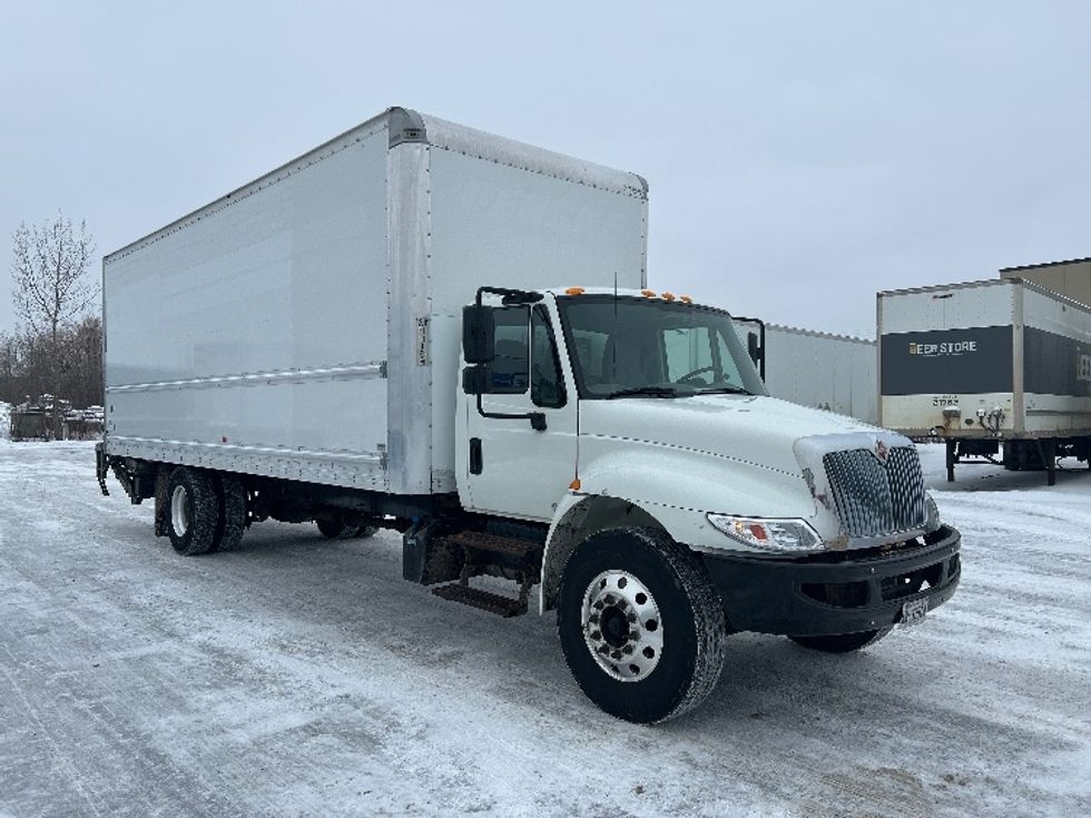 Medium Duty Box Truck-Light and Medium Duty Trucks-International-2019-4300-Ottawa-ON-292,514\n\t\tkm-$ 58,250 - Image 1