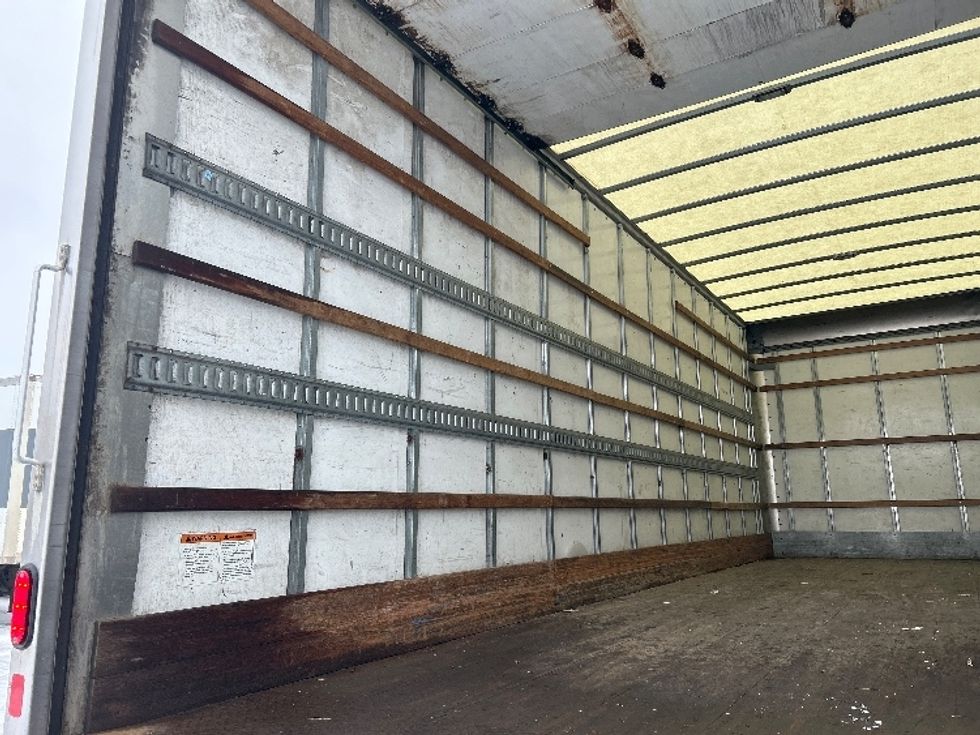 Medium Duty Box Truck-Light and Medium Duty Trucks-International-2019-4300-Ottawa-ON-292,514\n\t\tkm-$ 58,250 - Image 11