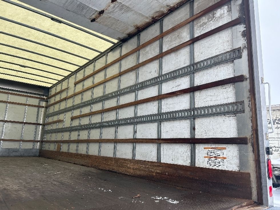 Medium Duty Box Truck-Light and Medium Duty Trucks-International-2019-4300-Ottawa-ON-292,514\n\t\tkm-$ 58,250 - Image 12