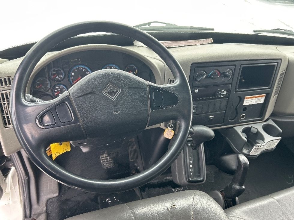 Medium Duty Box Truck-Light and Medium Duty Trucks-International-2019-4300-Ottawa-ON-292,514\n\t\tkm-$ 58,250 - Image 18
