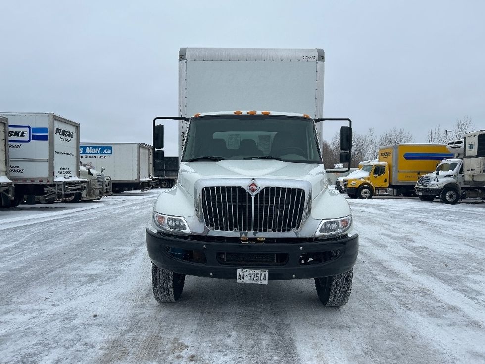 Medium Duty Box Truck-Light and Medium Duty Trucks-International-2019-4300-Ottawa-ON-292,514\n\t\tkm-$ 58,250 - Image 2
