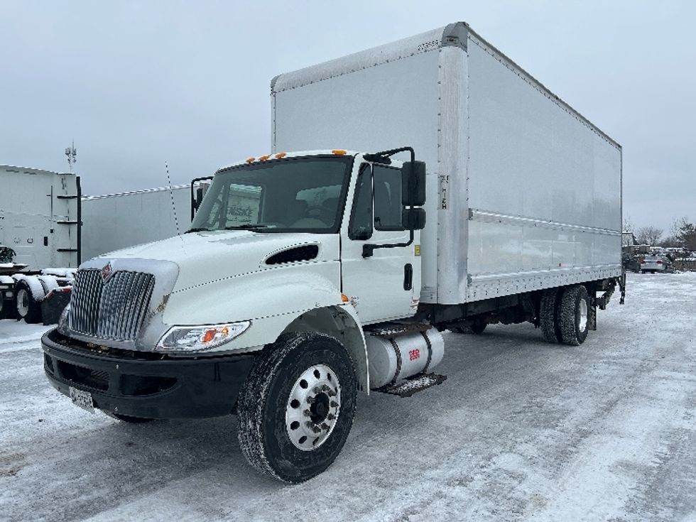 Medium Duty Box Truck-Light and Medium Duty Trucks-International-2019-4300-Ottawa-ON-292,514\n\t\tkm-$ 58,250 - Image 3