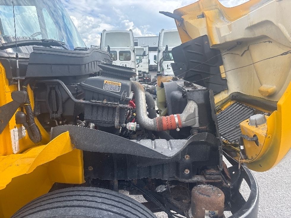 Medium Duty Box Truck-Light and Medium Duty Trucks-International-2019-4300-Ottawa-ON-324,303\n\t\tkm-$ 52,500 - Image 23