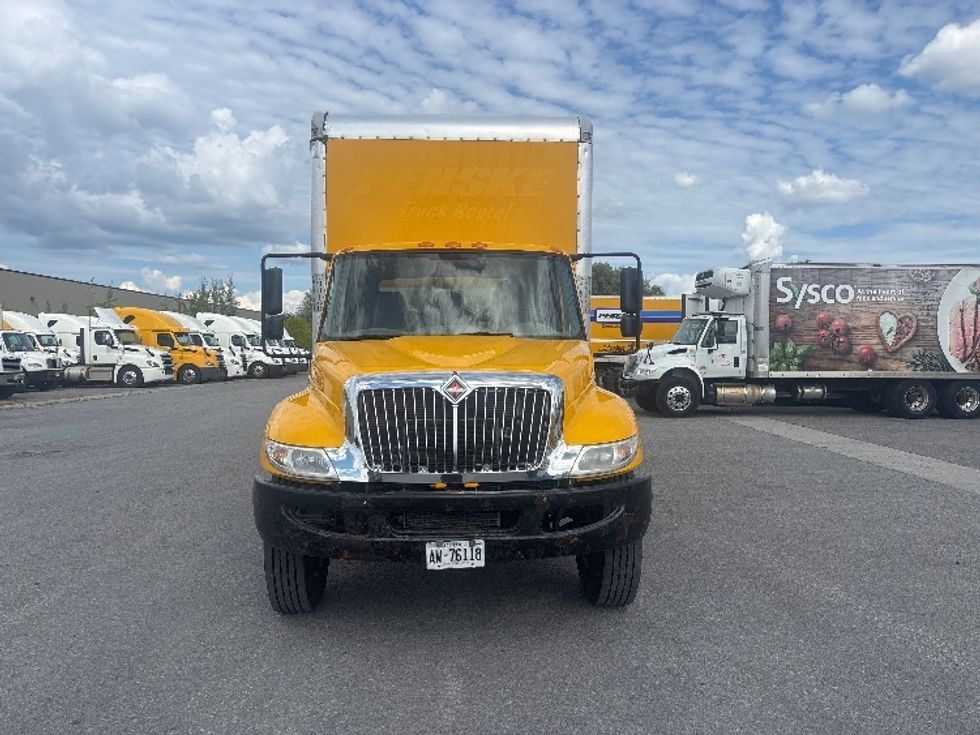 Medium Duty Box Truck-Light and Medium Duty Trucks-International-2019-4300-Ottawa-ON-324,325\n\t\tkm-$ 18,500 - Image 2