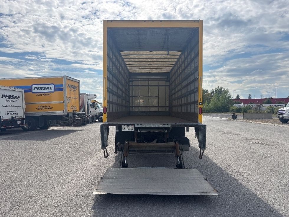 Medium Duty Box Truck-Light and Medium Duty Trucks-International-2019-4300-Ottawa-ON-324,325\n\t\tkm-$ 18,500 - Image 9