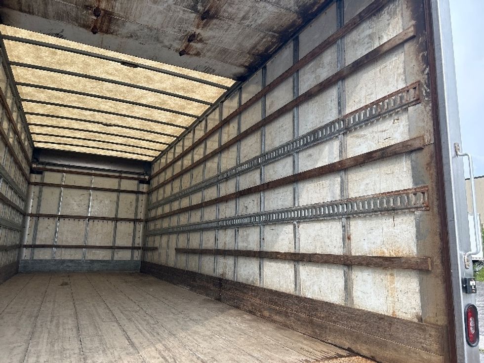 Medium Duty Box Truck-Light and Medium Duty Trucks-International-2019-4300-Ottawa-ON-337,499\n\t\tkm-$ 47,000 - Image 12