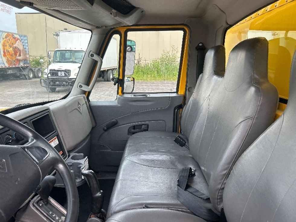 Medium Duty Box Truck-Light and Medium Duty Trucks-International-2019-4300-Ottawa-ON-337,499\n\t\tkm-$ 47,000 - Image 19