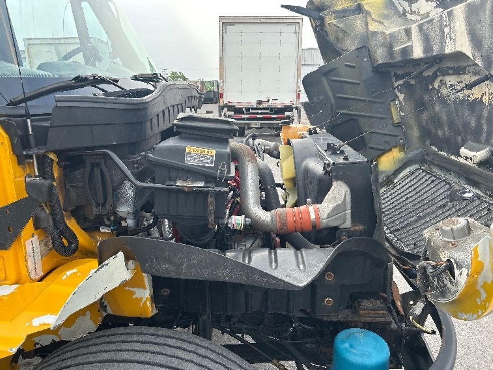 Medium Duty Box Truck-Light and Medium Duty Trucks-International-2019-4300-Ottawa-ON-337,499\n\t\tkm-$ 47,000 - Image 23