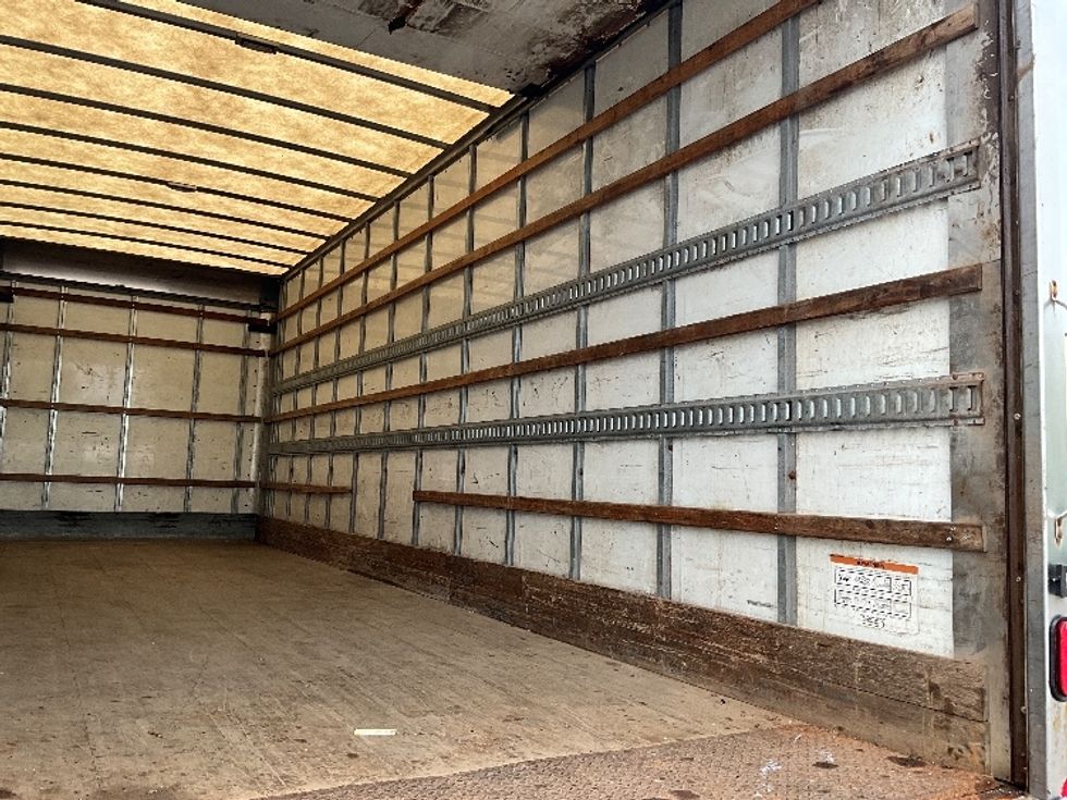 Medium Duty Box Truck-Light and Medium Duty Trucks-International-2019-4300-Ottawa-ON-344,481\n\t\tkm-$ 46,250 - Image 12