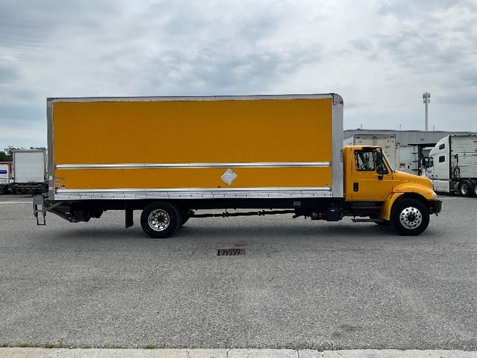 Medium Duty Box Truck-Light and Medium Duty Trucks-International-2019-4300-Ottawa-ON-344,481\n\t\tkm-$ 46,250 - Image 15