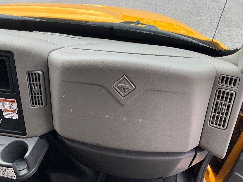 Medium Duty Box Truck-Light and Medium Duty Trucks-International-2019-4300-Ottawa-ON-344,481\n\t\tkm-$ 46,250 - Image 20