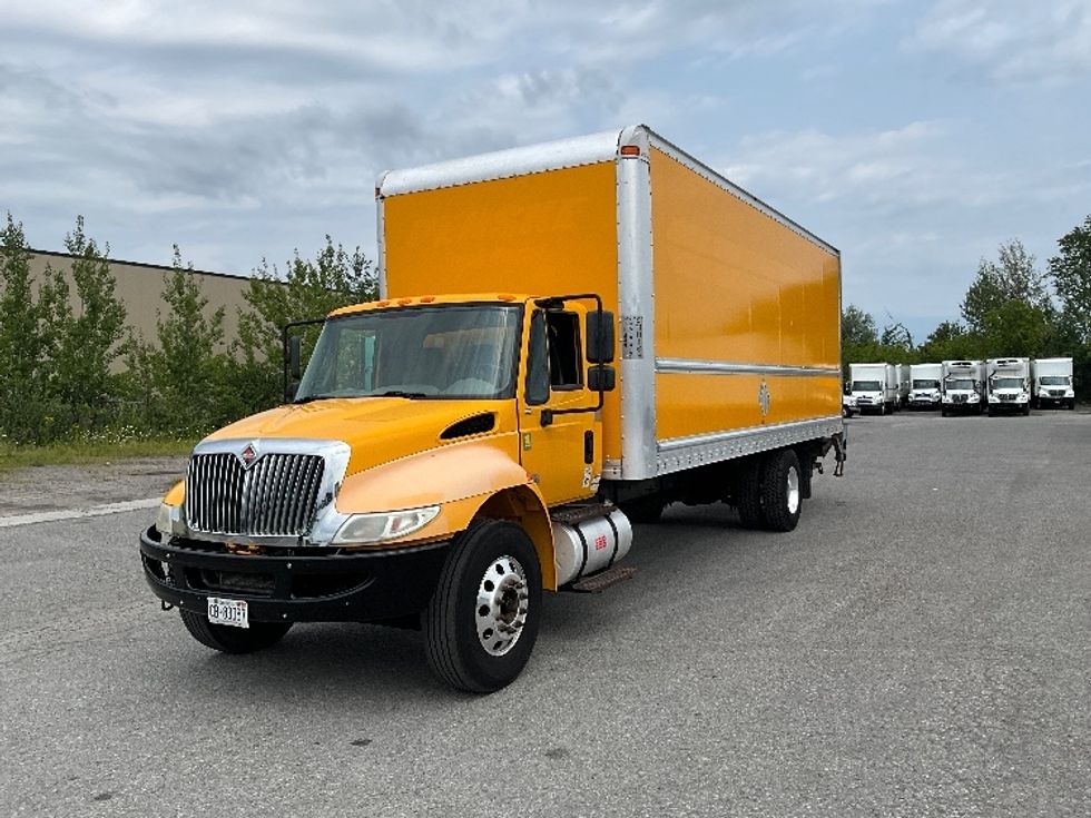 Medium Duty Box Truck-Light and Medium Duty Trucks-International-2019-4300-Ottawa-ON-344,481\n\t\tkm-$ 46,250 - Image 3