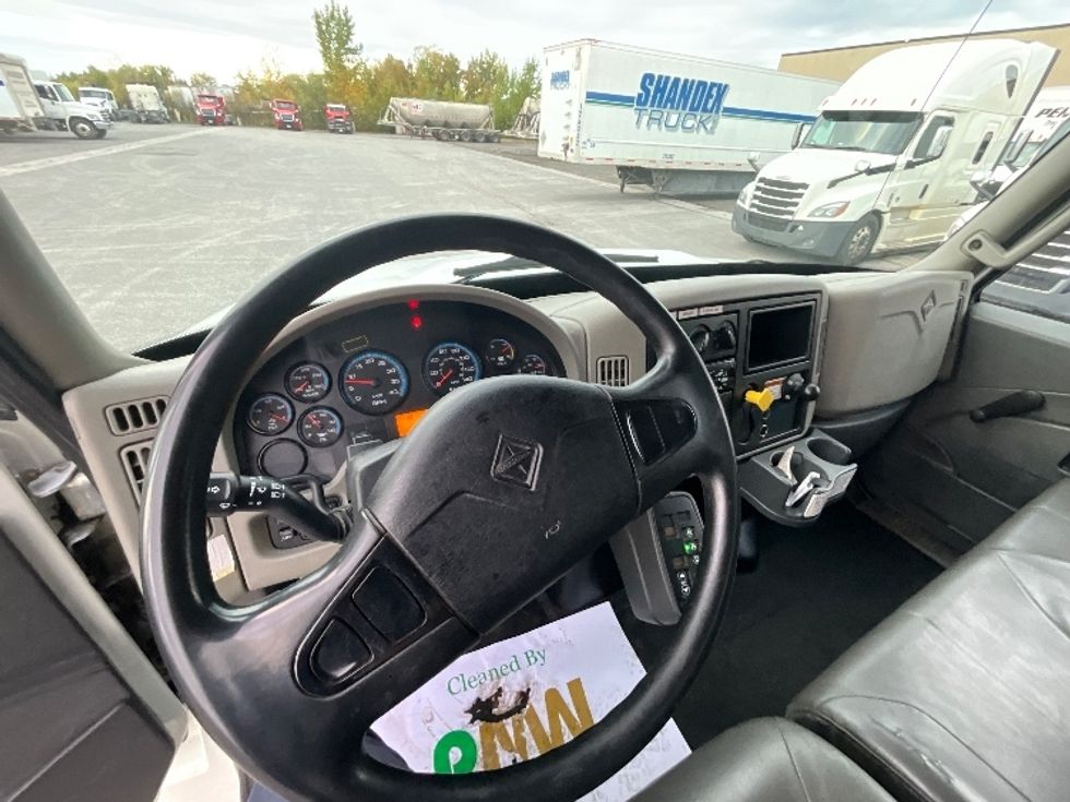 Medium Duty Box Truck-Light and Medium Duty Trucks-International-2019-4300-Ottawa-ON-466,689\n\t\tkm-$ 25,250 - Image 16