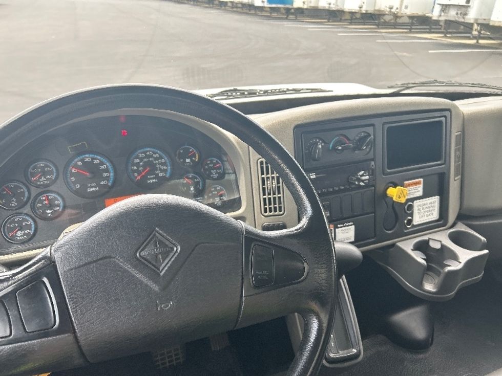 Medium Duty Box Truck-Light and Medium Duty Trucks-International-2019-4300-Pensacola-FL-168,812\n\t\tmiles-$ 47,750 - Image 17