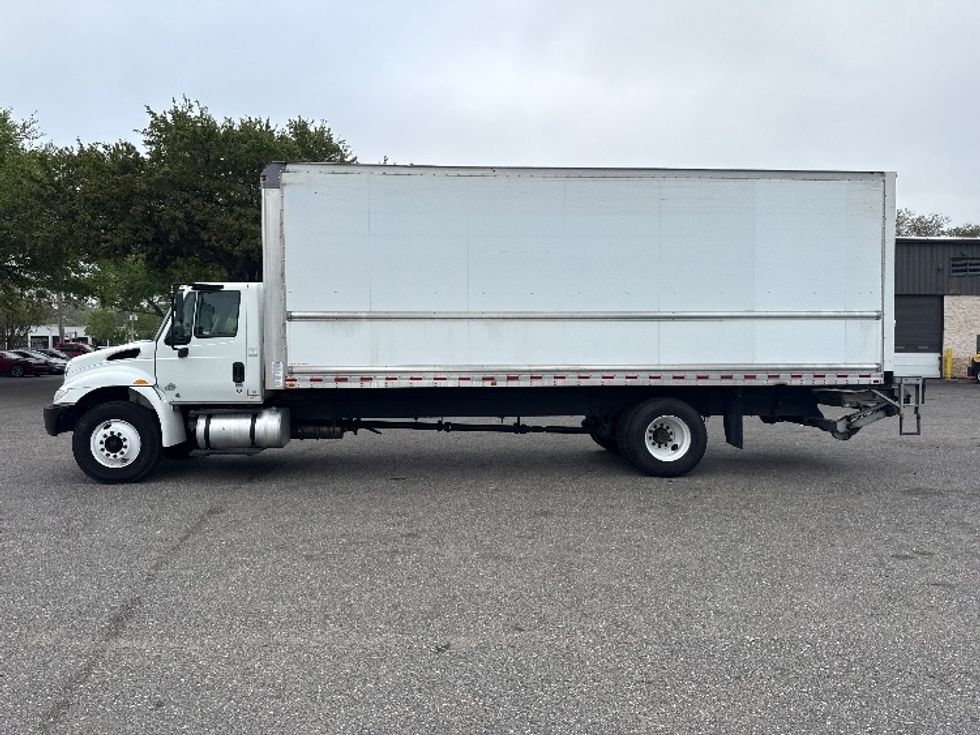 Medium Duty Box Truck-Light and Medium Duty Trucks-International-2019-4300-Pensacola-FL-264,424\n\t\tmiles-$ 30,500 - Image 4