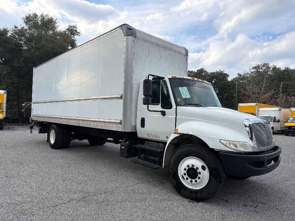 Medium Duty Box Truck-Light and Medium Duty Trucks-International-2019-4300-Pensacola-FL-336,396\n\t\tmiles-$ 18,750 - Image 1