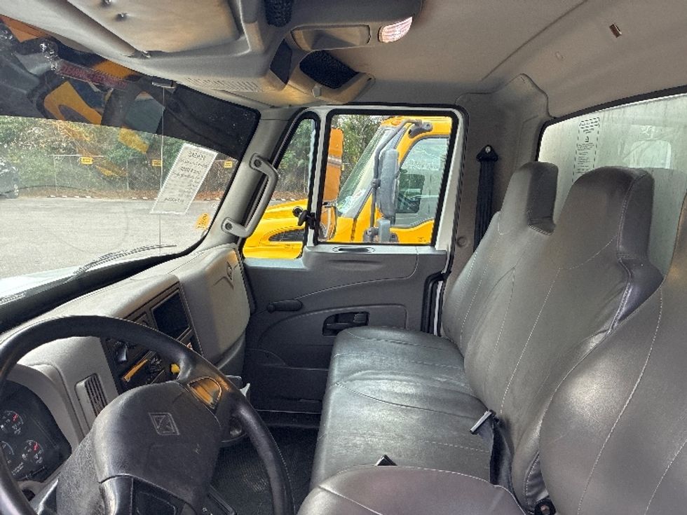 Medium Duty Box Truck-Light and Medium Duty Trucks-International-2019-4300-Pensacola-FL-336,396\n\t\tmiles-$ 18,750 - Image 20