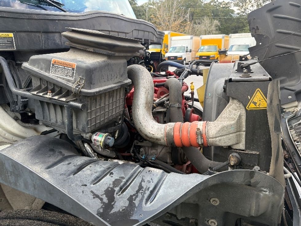 Medium Duty Box Truck-Light and Medium Duty Trucks-International-2019-4300-Pensacola-FL-336,396\n\t\tmiles-$ 18,750 - Image 23