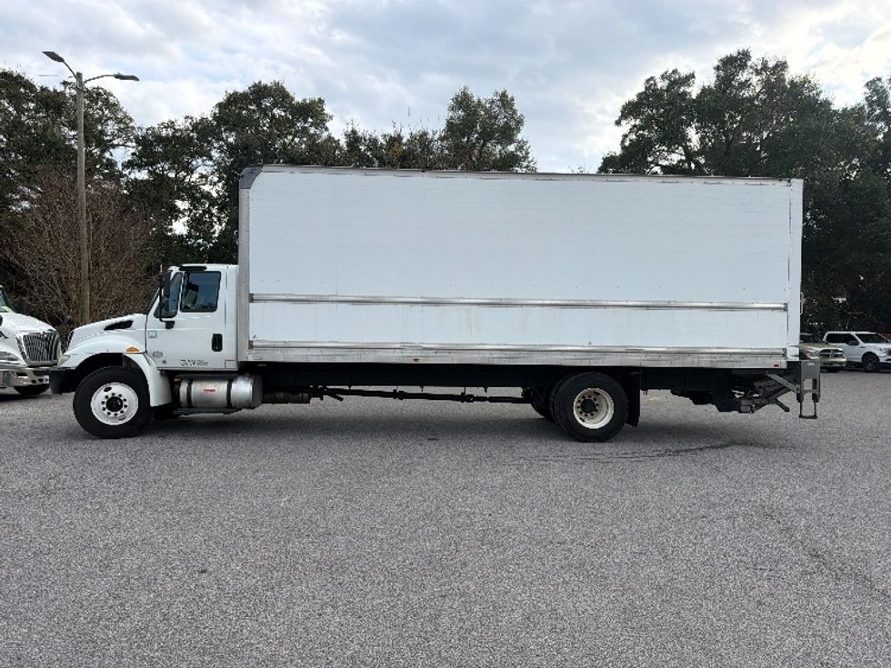 Medium Duty Box Truck-Light and Medium Duty Trucks-International-2019-4300-Pensacola-FL-336,396\n\t\tmiles-$ 18,750 - Image 4
