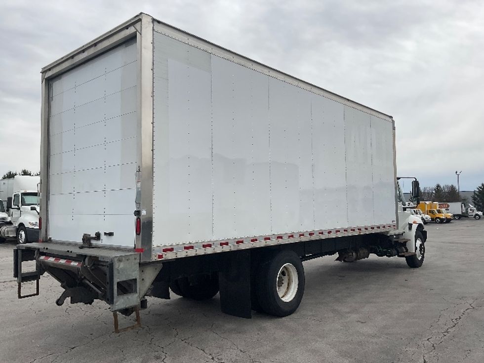 Medium Duty Box Truck-Light and Medium Duty Trucks-International-2019-4300-Perrysburg-OH-176,539\n\t\tmiles-$ 46,250 - Image 12