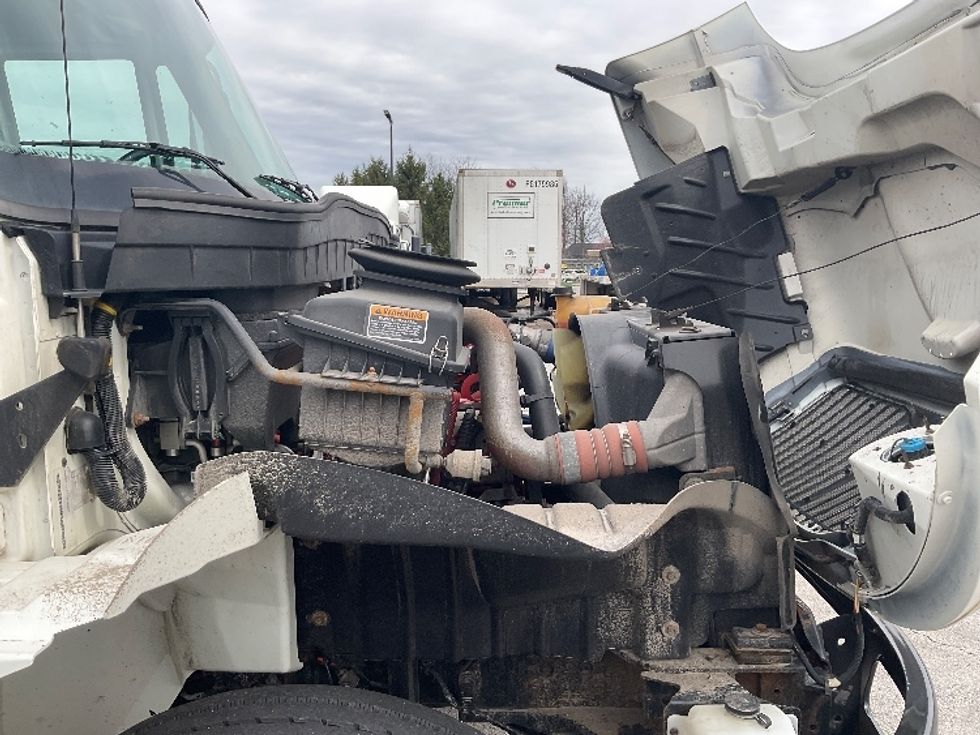 Medium Duty Box Truck-Light and Medium Duty Trucks-International-2019-4300-Perrysburg-OH-176,539\n\t\tmiles-$ 46,250 - Image 22