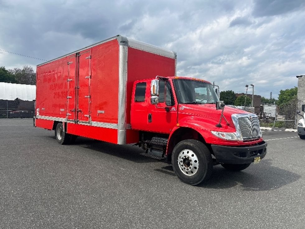 Medium Duty Box Truck-Light and Medium Duty Trucks-International-2019-4300-Philadelphia-PA-151,583\n\t\tmiles-$ 56,750 - Image 1