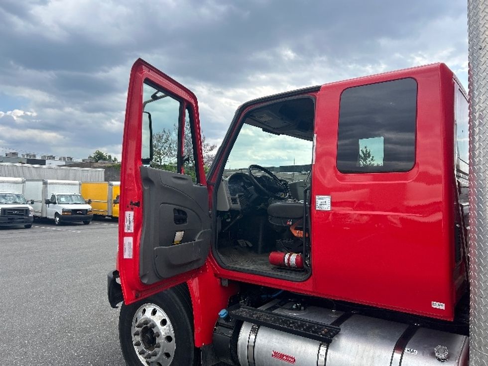 Medium Duty Box Truck-Light and Medium Duty Trucks-International-2019-4300-Philadelphia-PA-151,583\n\t\tmiles-$ 56,750 - Image 16