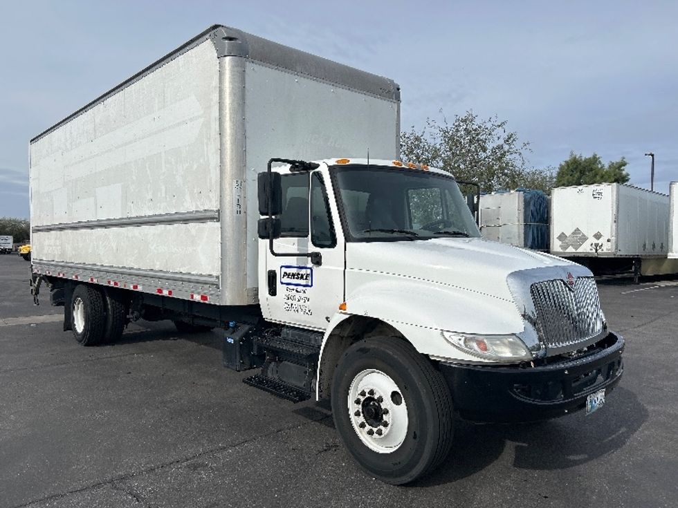 Medium Duty Box Truck-Light and Medium Duty Trucks-International-2019-4300-Phoenix-AZ-241,226\n\t\tmiles-$ 33,250 - Image 1