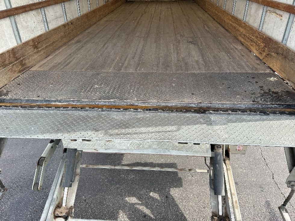 Medium Duty Box Truck-Light and Medium Duty Trucks-International-2019-4300-Phoenix-AZ-241,226\n\t\tmiles-$ 33,250 - Image 10