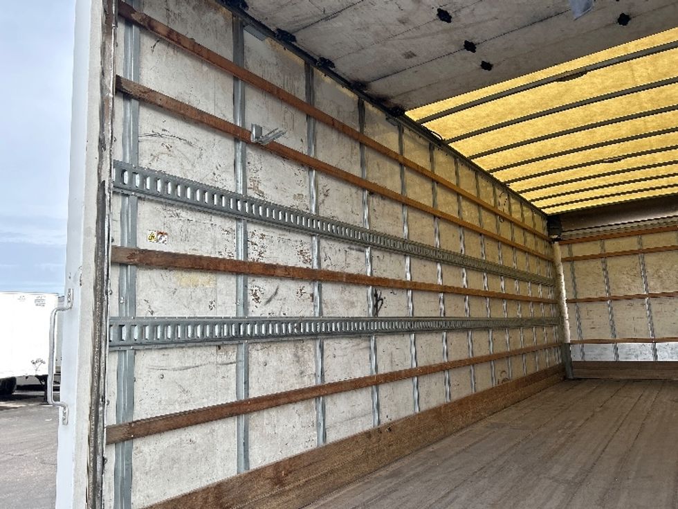 Medium Duty Box Truck-Light and Medium Duty Trucks-International-2019-4300-Phoenix-AZ-241,226\n\t\tmiles-$ 33,250 - Image 11