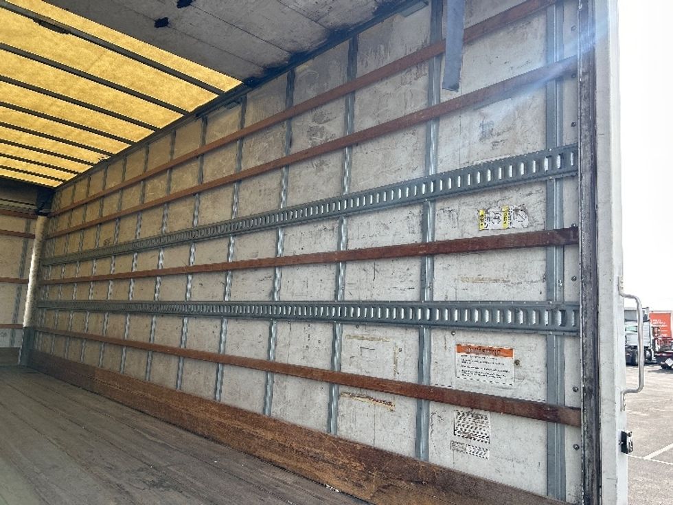 Medium Duty Box Truck-Light and Medium Duty Trucks-International-2019-4300-Phoenix-AZ-241,226\n\t\tmiles-$ 33,250 - Image 12