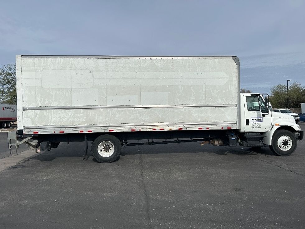Medium Duty Box Truck-Light and Medium Duty Trucks-International-2019-4300-Phoenix-AZ-241,226\n\t\tmiles-$ 33,250 - Image 15