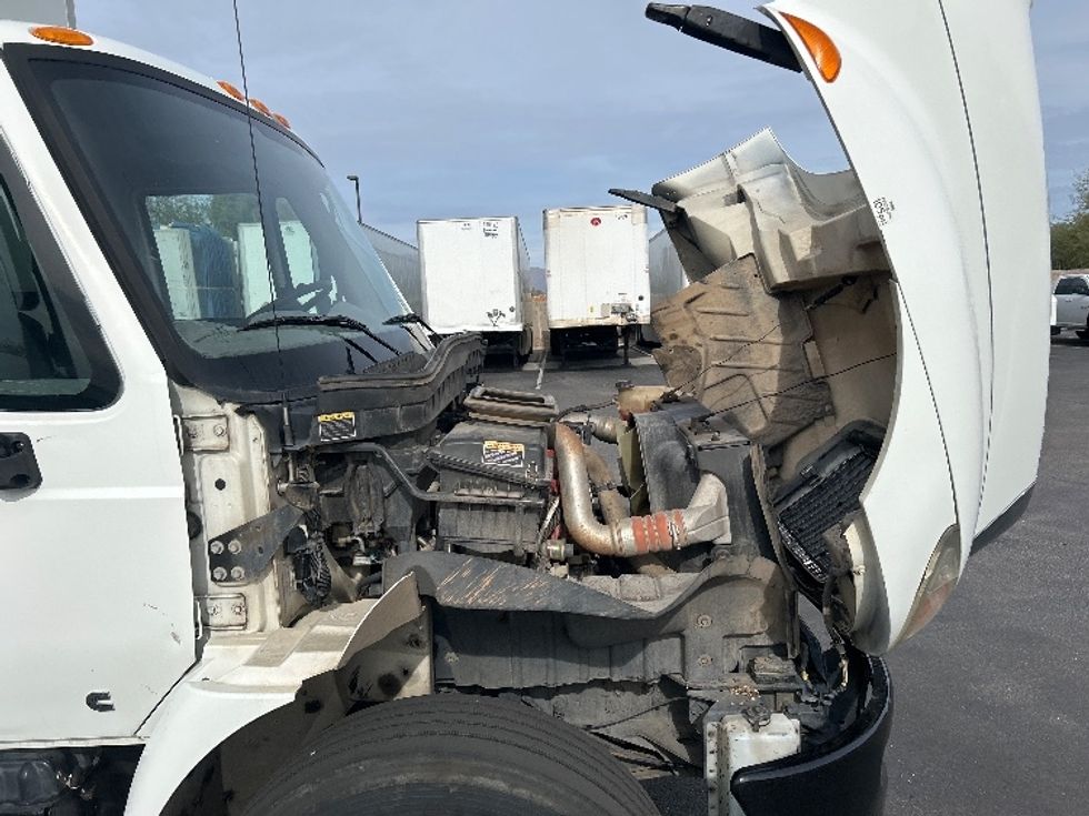 Medium Duty Box Truck-Light and Medium Duty Trucks-International-2019-4300-Phoenix-AZ-241,226\n\t\tmiles-$ 33,250 - Image 21