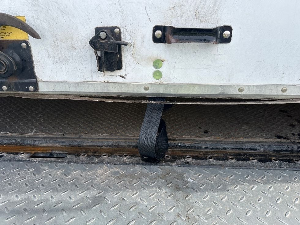 Medium Duty Box Truck-Light and Medium Duty Trucks-International-2019-4300-Phoenix-AZ-241,226\n\t\tmiles-$ 33,250 - Image 25