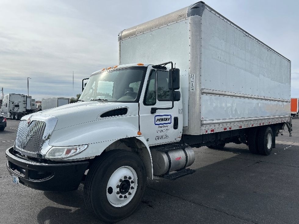 Medium Duty Box Truck-Light and Medium Duty Trucks-International-2019-4300-Phoenix-AZ-241,226\n\t\tmiles-$ 33,250 - Image 3