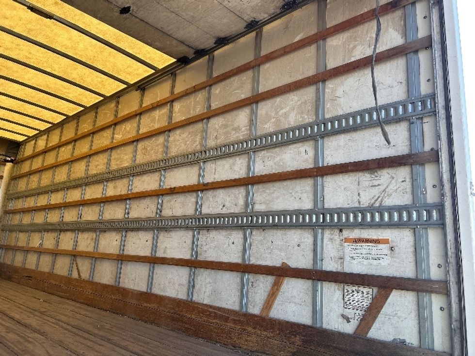 Medium Duty Box Truck-Light and Medium Duty Trucks-International-2019-4300-Phoenix-AZ-255,866\n\t\tmiles-$ 31,000 - Image 12