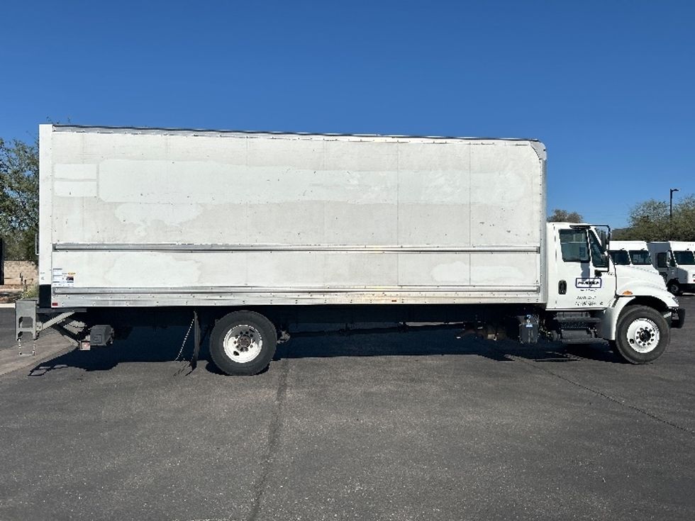 Medium Duty Box Truck-Light and Medium Duty Trucks-International-2019-4300-Phoenix-AZ-255,866\n\t\tmiles-$ 31,000 - Image 15