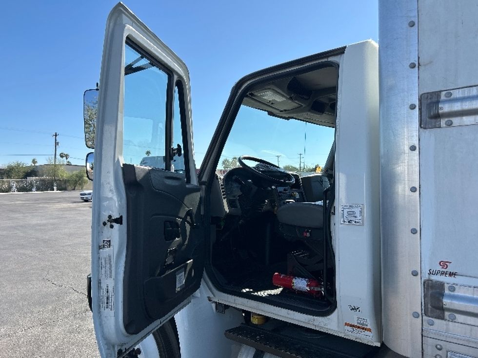 Medium Duty Box Truck-Light and Medium Duty Trucks-International-2019-4300-Phoenix-AZ-255,866\n\t\tmiles-$ 31,000 - Image 16