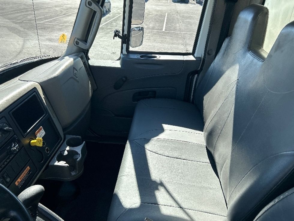 Medium Duty Box Truck-Light and Medium Duty Trucks-International-2019-4300-Phoenix-AZ-255,866\n\t\tmiles-$ 31,000 - Image 18