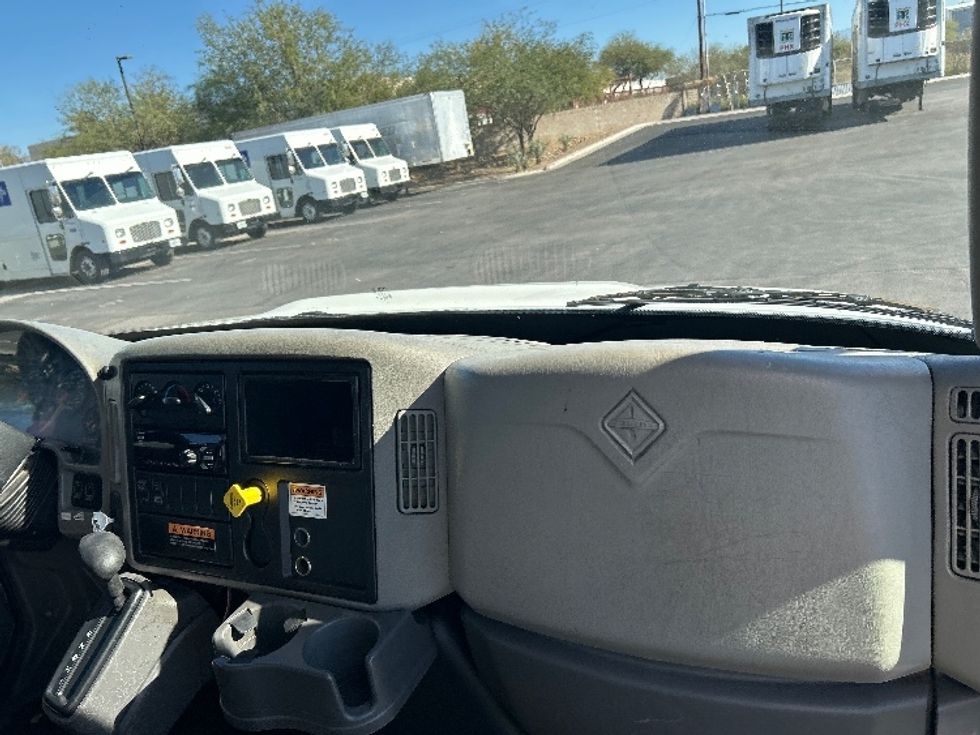 Medium Duty Box Truck-Light and Medium Duty Trucks-International-2019-4300-Phoenix-AZ-255,866\n\t\tmiles-$ 31,000 - Image 20