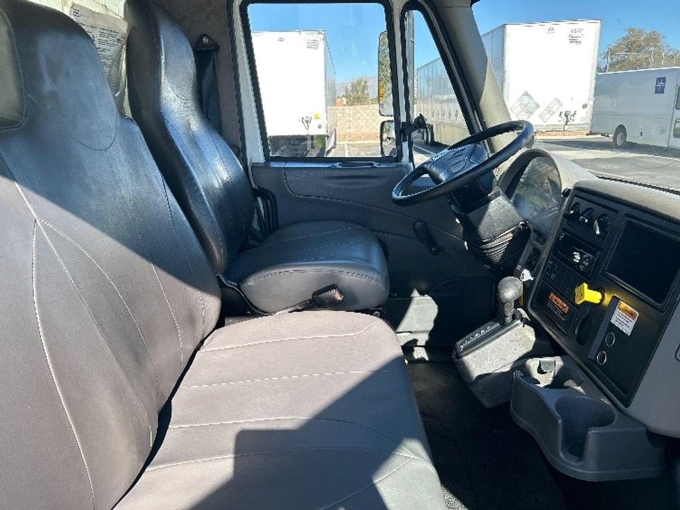 Medium Duty Box Truck-Light and Medium Duty Trucks-International-2019-4300-Phoenix-AZ-255,866\n\t\tmiles-$ 31,000 - Image 21