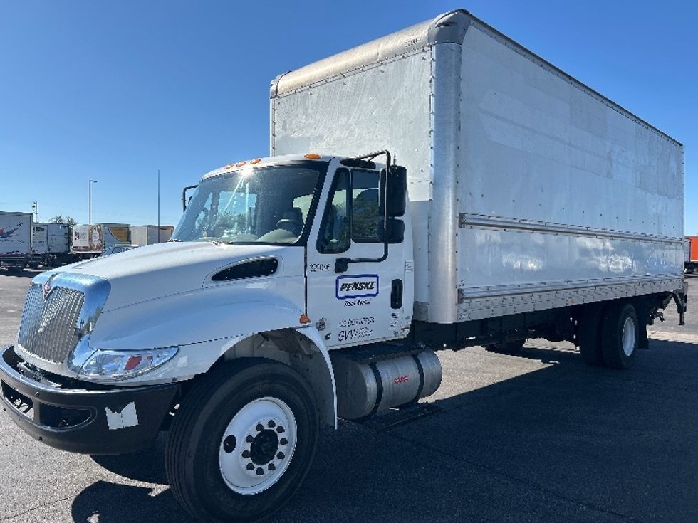 Medium Duty Box Truck-Light and Medium Duty Trucks-International-2019-4300-Phoenix-AZ-255,866\n\t\tmiles-$ 31,000 - Image 3