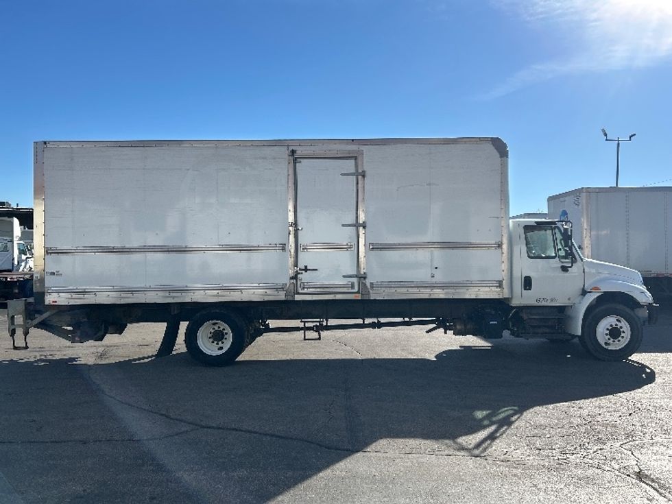 Medium Duty Box Truck-Light and Medium Duty Trucks-International-2019-4300-Piqua-OH-249,994\n\t\tmiles-$ 32,000 - Image 15