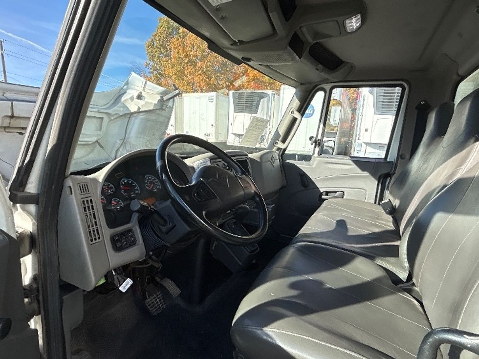 Medium Duty Box Truck-Light and Medium Duty Trucks-International-2019-4300-Piqua-OH-249,994\n\t\tmiles-$ 32,000 - Image 17