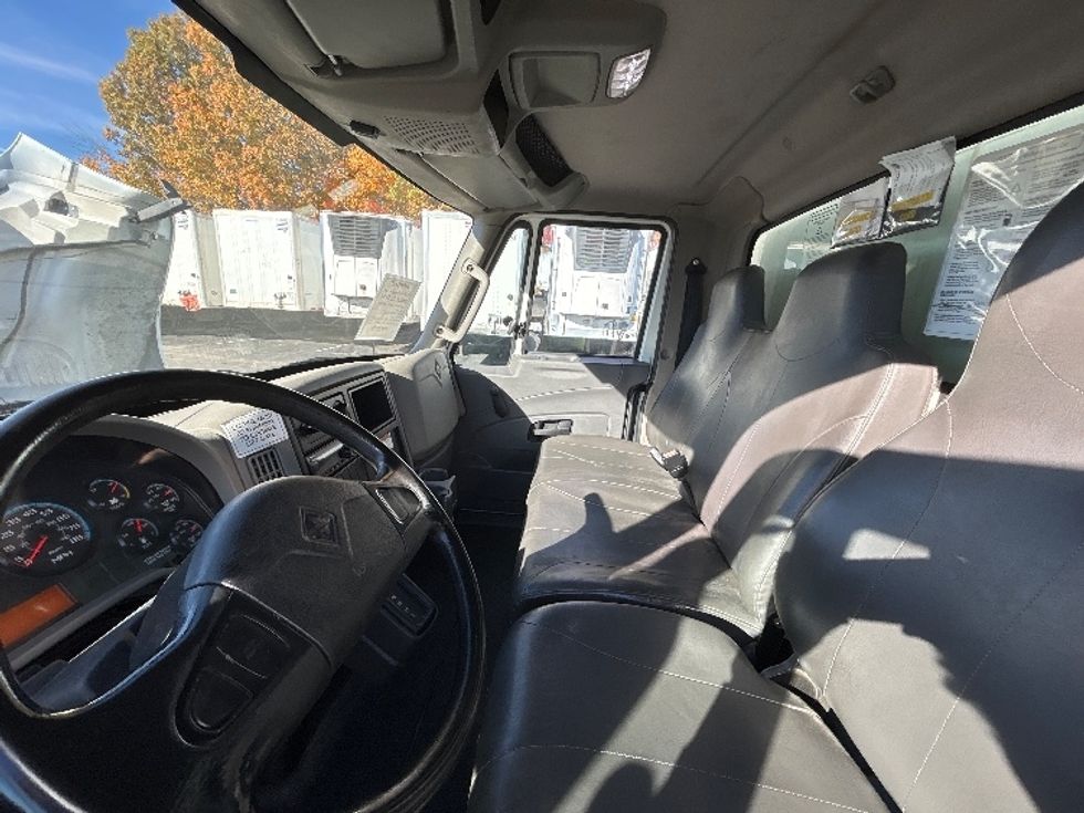 Medium Duty Box Truck-Light and Medium Duty Trucks-International-2019-4300-Piqua-OH-249,994\n\t\tmiles-$ 32,000 - Image 19