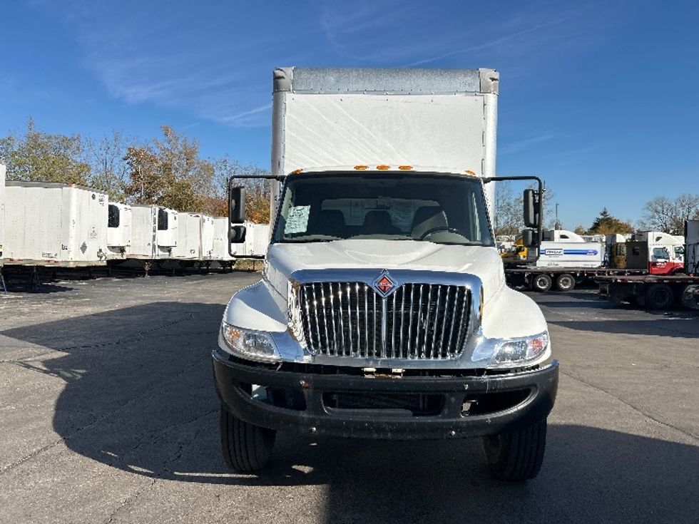 Medium Duty Box Truck-Light and Medium Duty Trucks-International-2019-4300-Piqua-OH-249,994\n\t\tmiles-$ 32,000 - Image 2