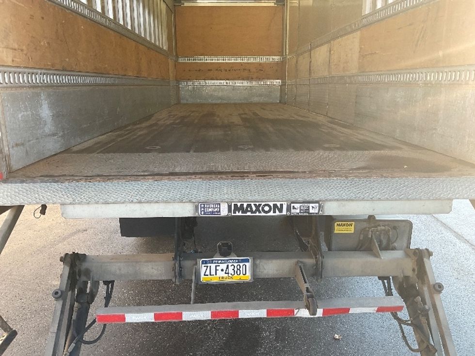 Medium Duty Box Truck-Light and Medium Duty Trucks-International-2019-4300-Pittsburgh-PA-322,800\n\t\tmiles-$ 23,750 - Image 10