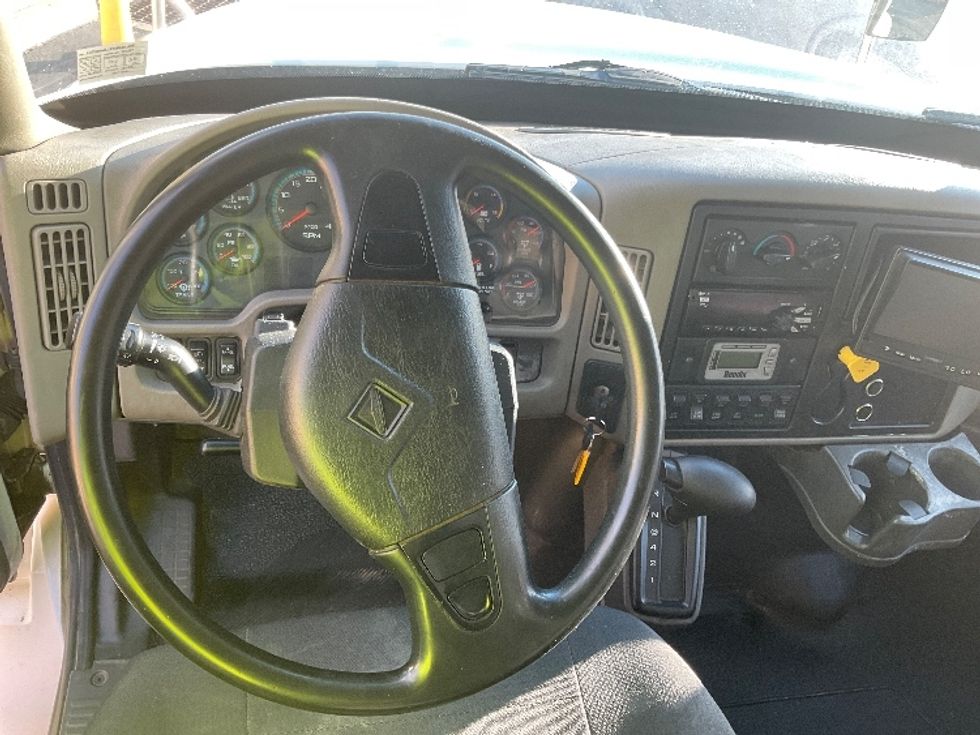 Medium Duty Box Truck-Light and Medium Duty Trucks-International-2019-4300-Pittsburgh-PA-322,800\n\t\tmiles-$ 23,750 - Image 18